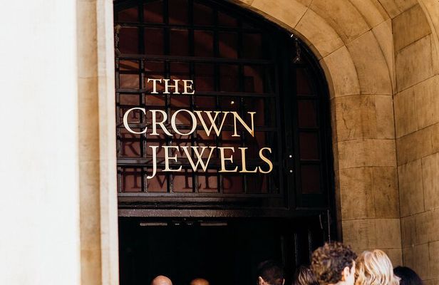 Tower of London Tour with Crown Jewels & Cruise