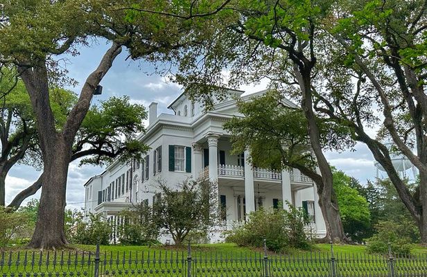 Historic Natchez and Emerald Mound Full Day Private Tour