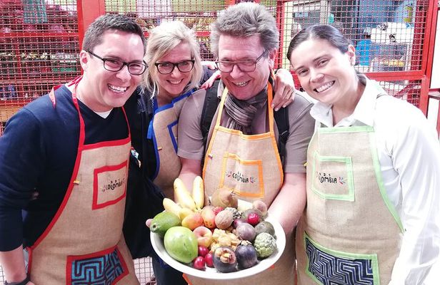 PALOQUEMAO MARKET FOOD TOUR. EXOTIC FRUIT. LOCAL SNACKS. /Min 2 pax