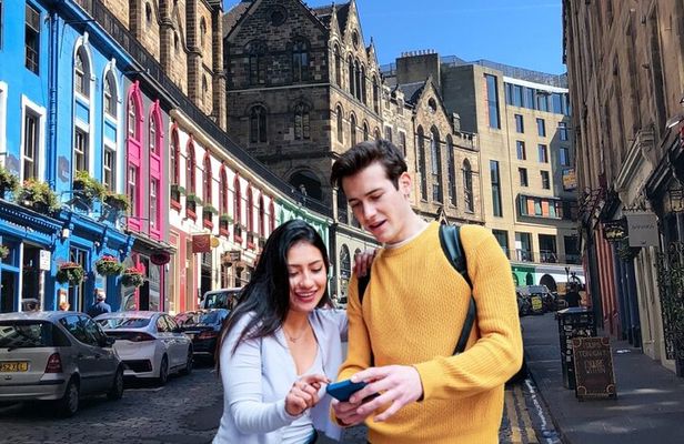 Edinburgh Quest: Self Guided City Walk & Immersive Treasure Hunt