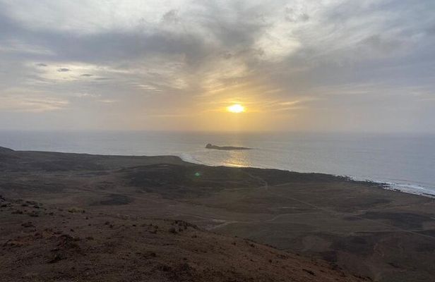 Santa Maria: Guided Coastal Hike & Monte Leão Sunset