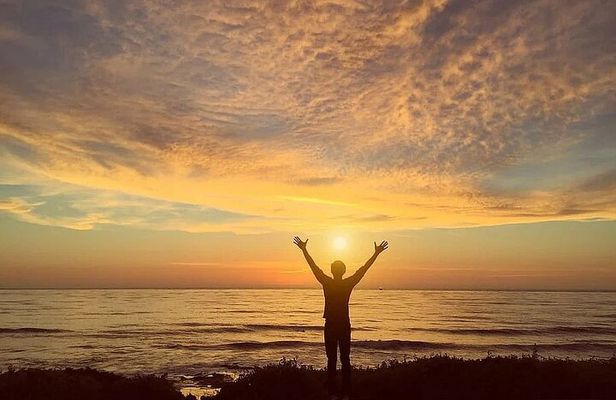 Santa Maria: Guided Coastal Hike & Costa de Fragata Sunrise