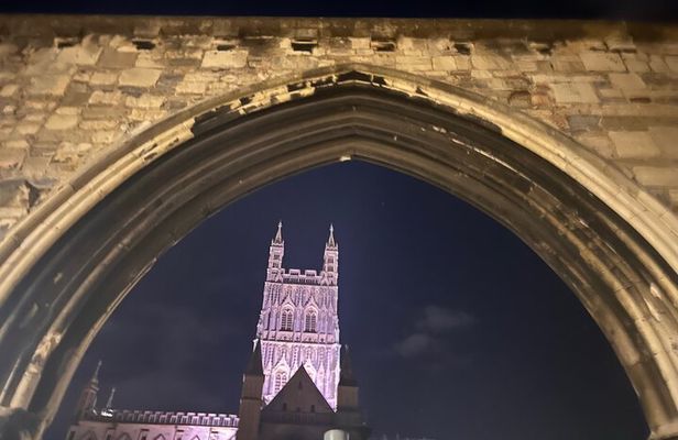Guided walking tour : Ghosts & Giggles Of Gloucester