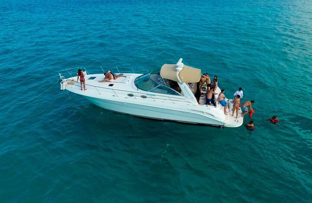 Premium Miami Yacht Tour Experience: Captain, Champagne & Party!