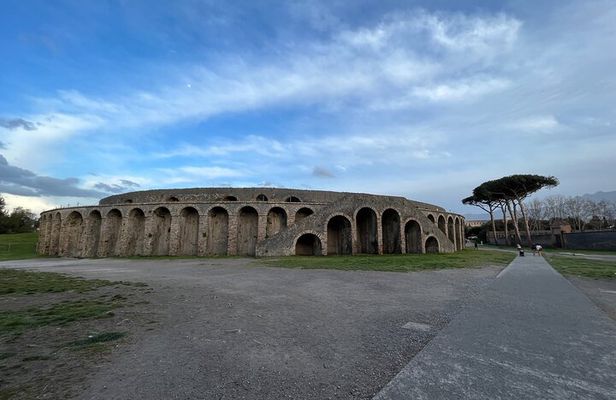 Full Day Private Tour of Pompeii and the Amalfi Coast