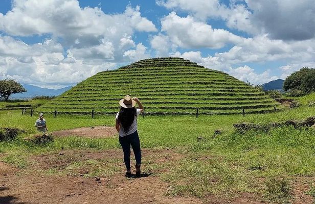 Private One Day Tour in Los Guachimontones and José Cuervo Tequila