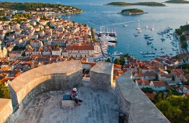 6 Island Hopping & Blue Mysteries: Shared Tour from Split