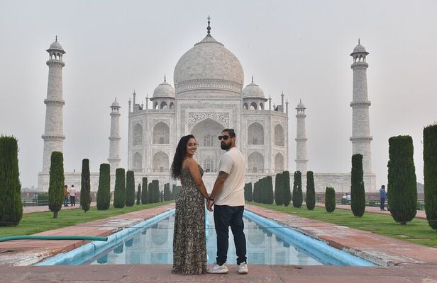 Taj Mahal Sunrise Private Trip by Car from Delhi - All Inclusive