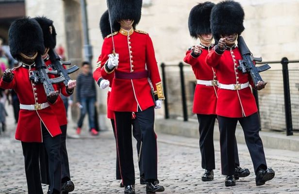Tower of London: Opening Ceremony & Early Crown Jewels Access