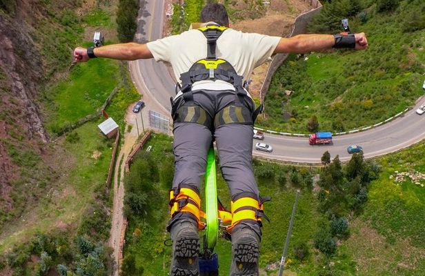 Extreme Adventure: Bungee Jumping in Cusco, Half Day