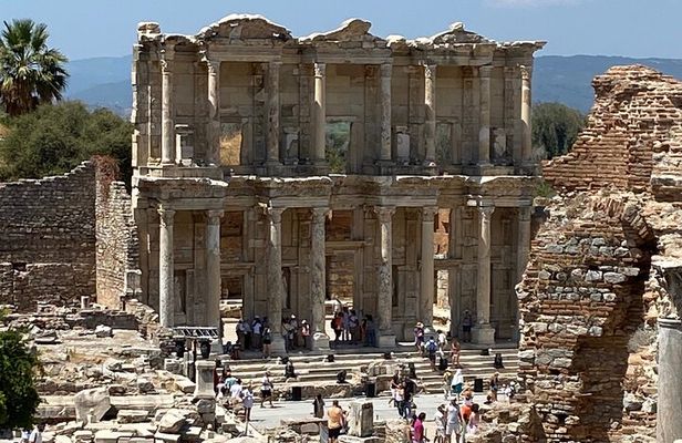 Private Tour in Ephesus and Traditional Turkish Bath from Port