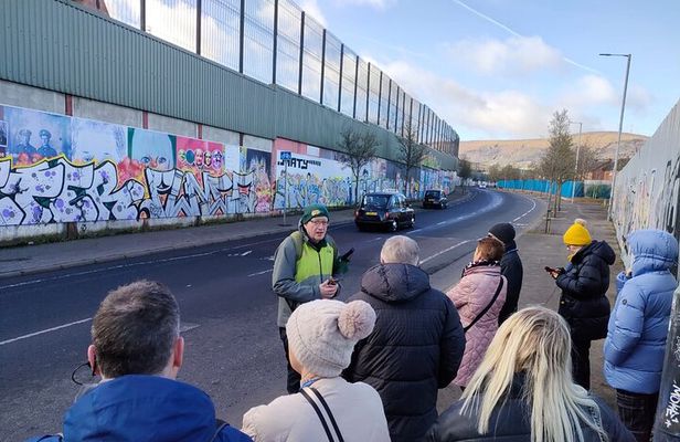 Belfast Troubles Tour: Walls and Bridges