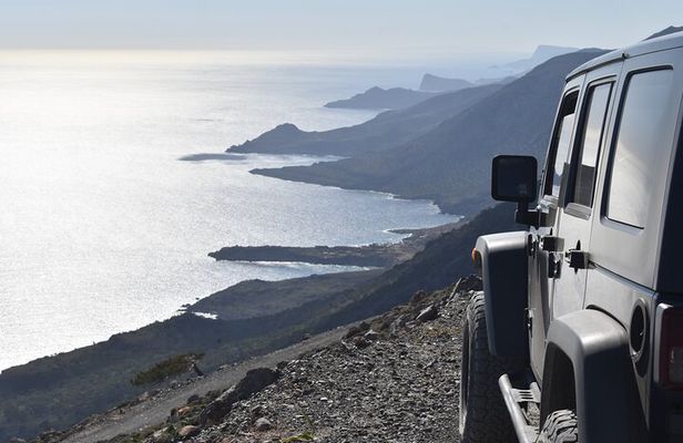 Full-Day Hiking and Running Adventure in South Crete