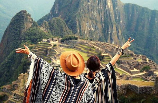 Machu Picchu Tour in 2 Days and 1 Night - Visit with Private Guide