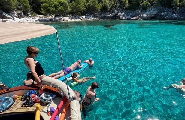 Luxury Elaphite Islands half day Cruise with lunch Apreamare