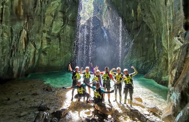 Tour to Matacanes, jumps into the water, rappelling, incredible landscapes