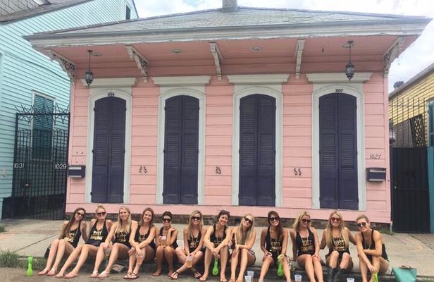 Pub Crawl: French Quarter Haunted History Cocktail Tour