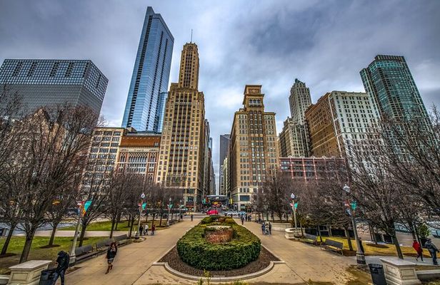 Chicago Food Tour with The Magnificent Mile and Millennium Park