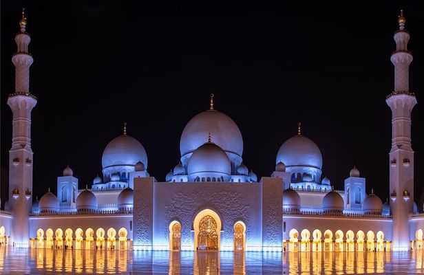 Abu Dhabi City Tour with Gold Coffee: A Taste of Luxury & Culture