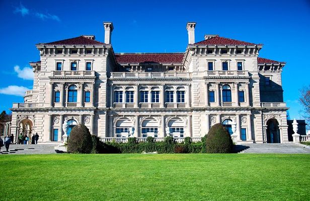 Boston to Newport Mansions Private Day Trip