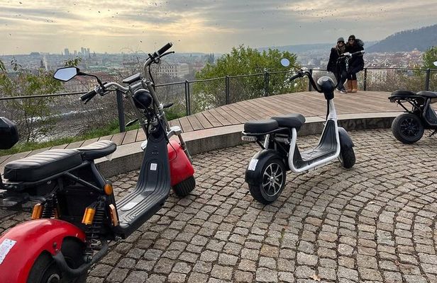 Private live-guided E-Scooter TOURS around Prague