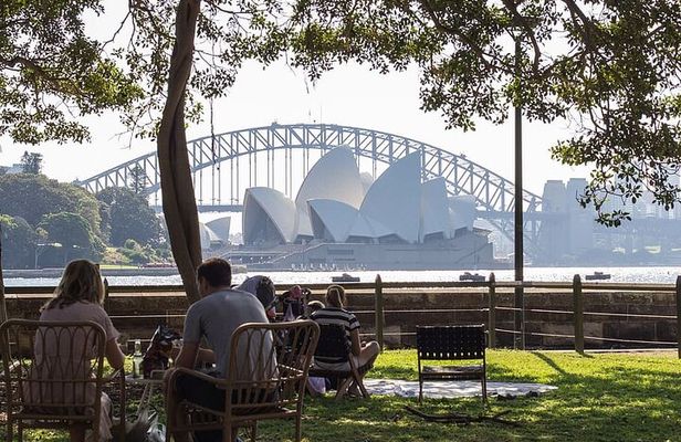 Sydney Private Walking Tour: The Rocks & Botanic Garden