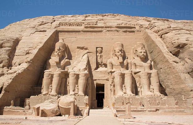 Private Day Trip to Abu Simbel Temple with Guide from Luxor