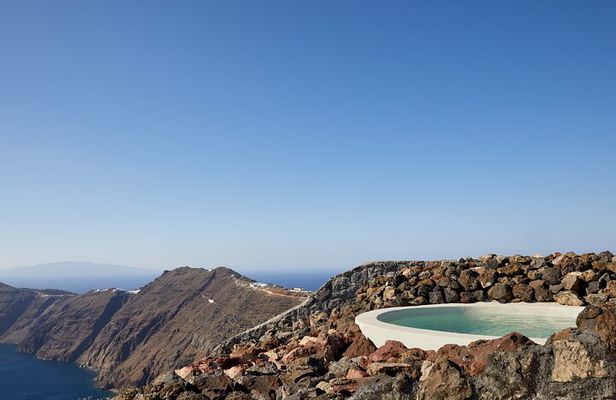 Volcanic hot-tub with caldera view for ultra-romantic couples