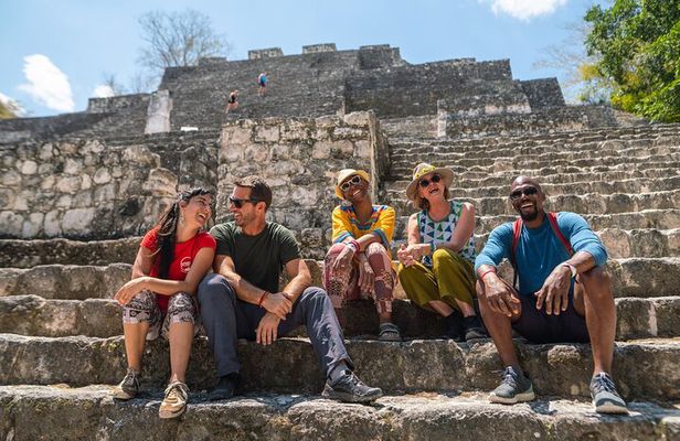 Unlock Teotihuacan Pyramids: Private Tour & Delicious Local Lunch