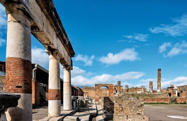 Visit the Pompeii excavations from Positano