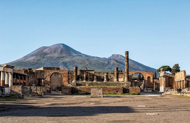 Guided tour of Pompeii excavations from Sorrento