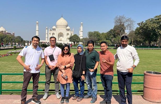 Private Taj Mahal Tour from Delhi to Agra