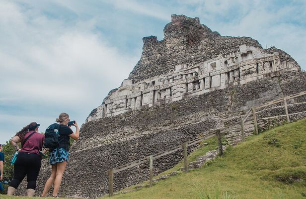 Private Tour to Maya Sites Xunantunich and Cahal Pech