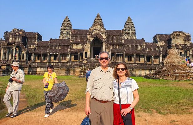 Angkor Wat Sunrise Private Guided Tour - Inclusive Breakfast 