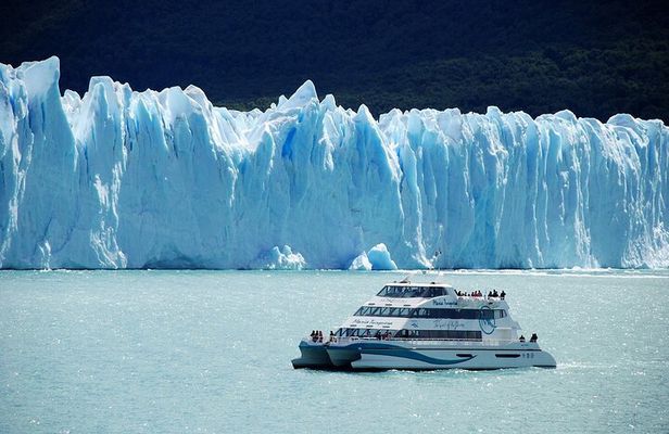 Full Day Experience on Luxury Gourmet Cruise in Patagonia