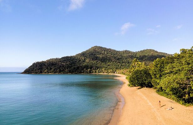 Cairns: Explore & Hike Dunk Island - Full Day Tour