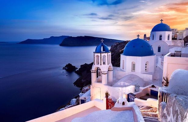 Personalized Instagram Tour of Santorini