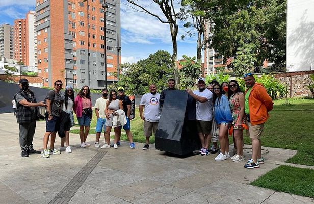 Medellin in 1 Day City Tour in Pablo Escobar Tour and Comuna 13