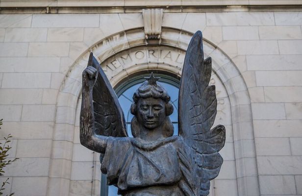 Private Romantic Walking Tour in Asheville Cultural Heritage