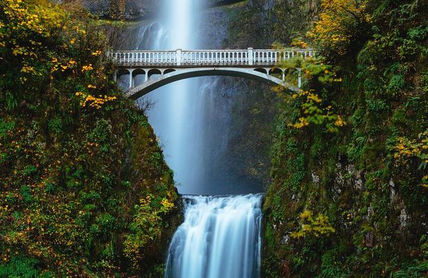 Columbia River Gorge Waterfalls Tour from Portland, OR