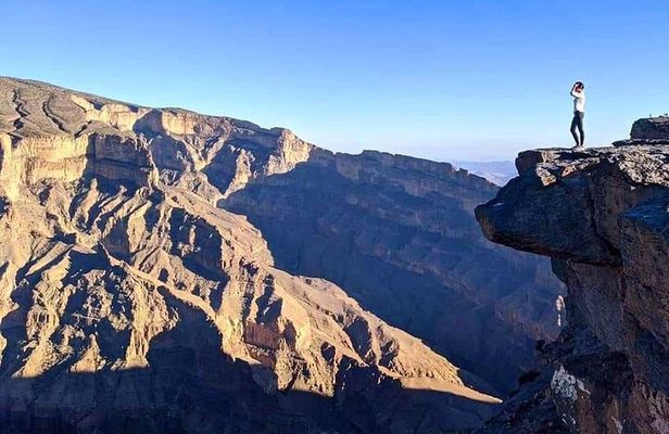Private Full Day Guided Balcony Walk Hiking to Jebel Shams