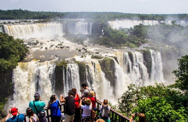 Argentine & Brazil Falls Full-day Private Tour with Tickets