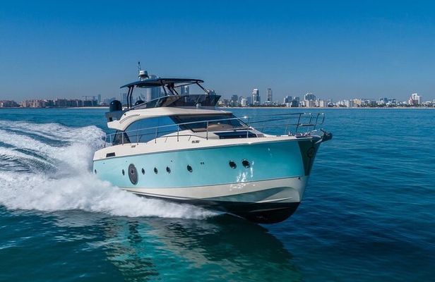 62ft Yacht Tour in Miami Beach with Captain Beneteau MC6 Fly