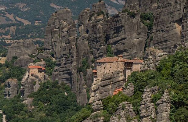 Amazing Morning Meteora Monasteries Tour