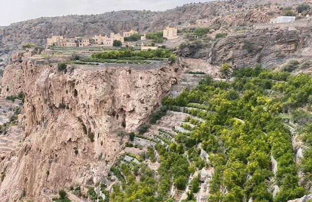 Explore Aljabal Alackder and Burkat Almouz Wonders