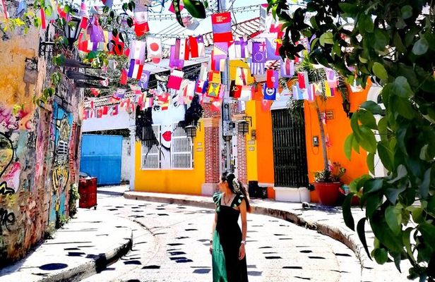2-Hour Tour of Getsemani Color and Art
