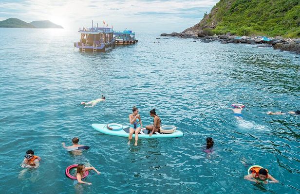 Nha Trang Boat Trip Floating Bar Party