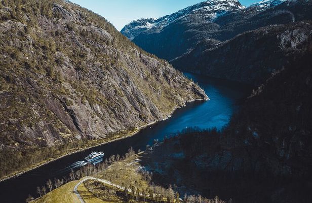 Mostraumen Fjord Cruise