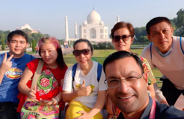 2-Day Agra Tour: Taj Mahal Sunrise, Agra Fort & Cooking Class