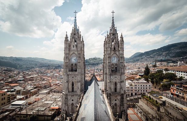 Quito Old Town and Middle of the World Private Tour